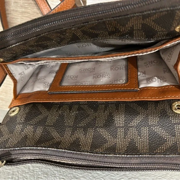 Michael Kors Signature Brown Logo Bag - Picture 9 of 13
